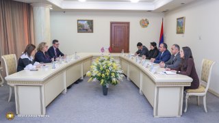 Քննչական կոմիտեի նախագահ Արթուր Պողոսյանն ընդունել է Հայաստանում Մեծ Բրիտանիայի և Հյուսիսային Իռլանդիայի Միացյալ Թագավորության դեսպանին